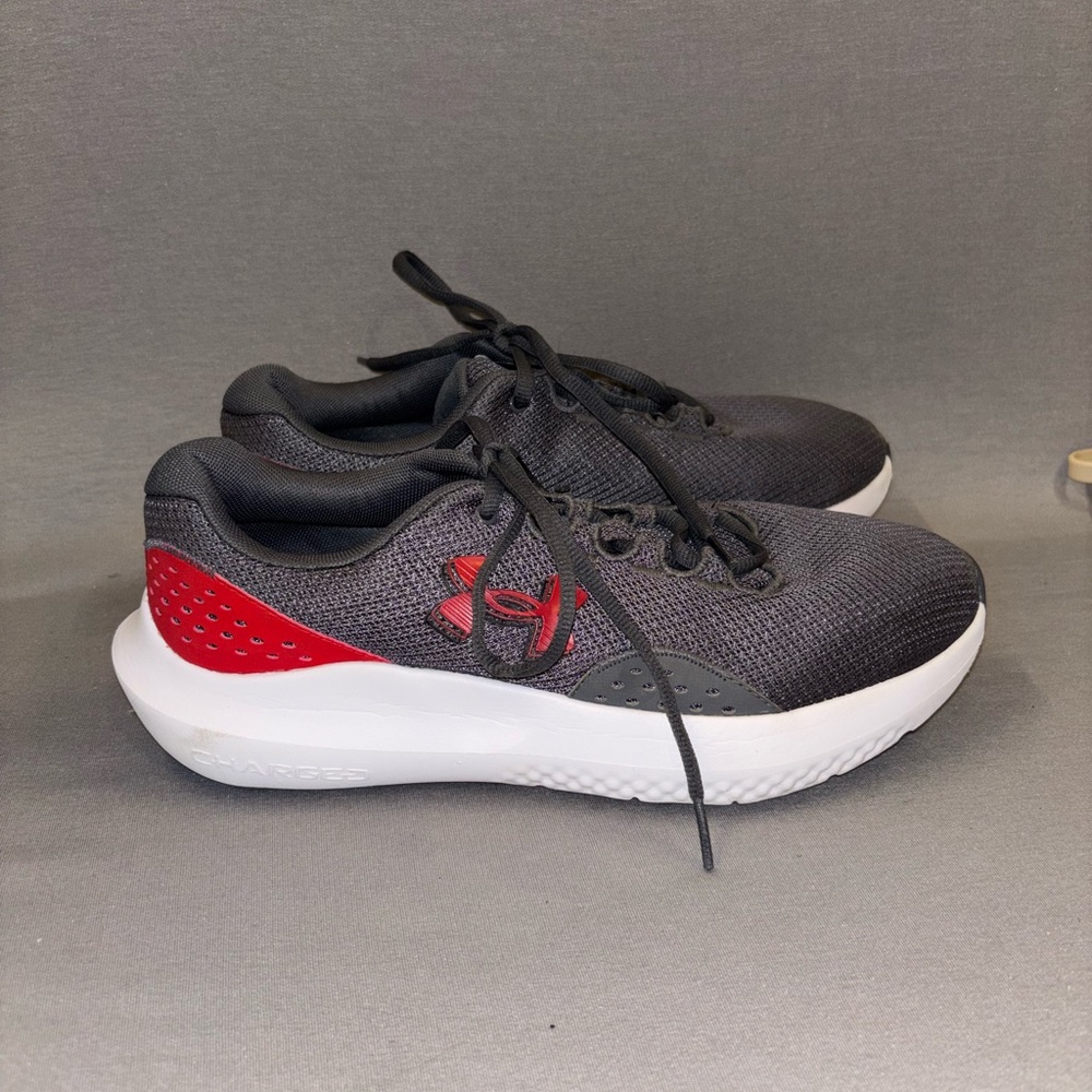 Under Armour Charcoal and Crimson Athletic Shoes men’s 8.5 running sneakers